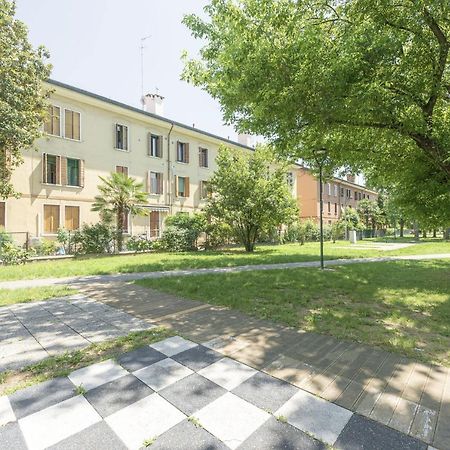 Arte E Cinema - 10 Min Da Venezia Apartment Mestre Luaran gambar
