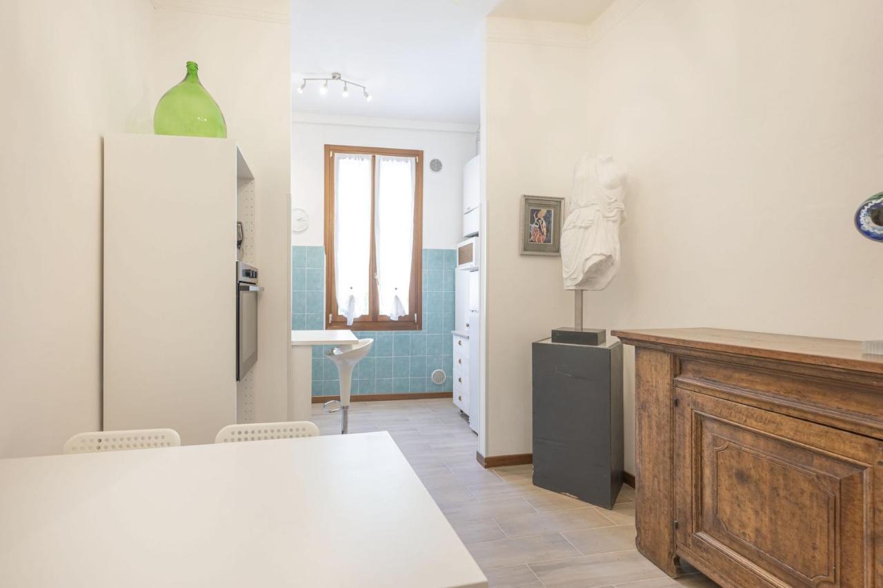 Arte E Cinema - 10 Min Da Venezia Apartment Mestre Luaran gambar